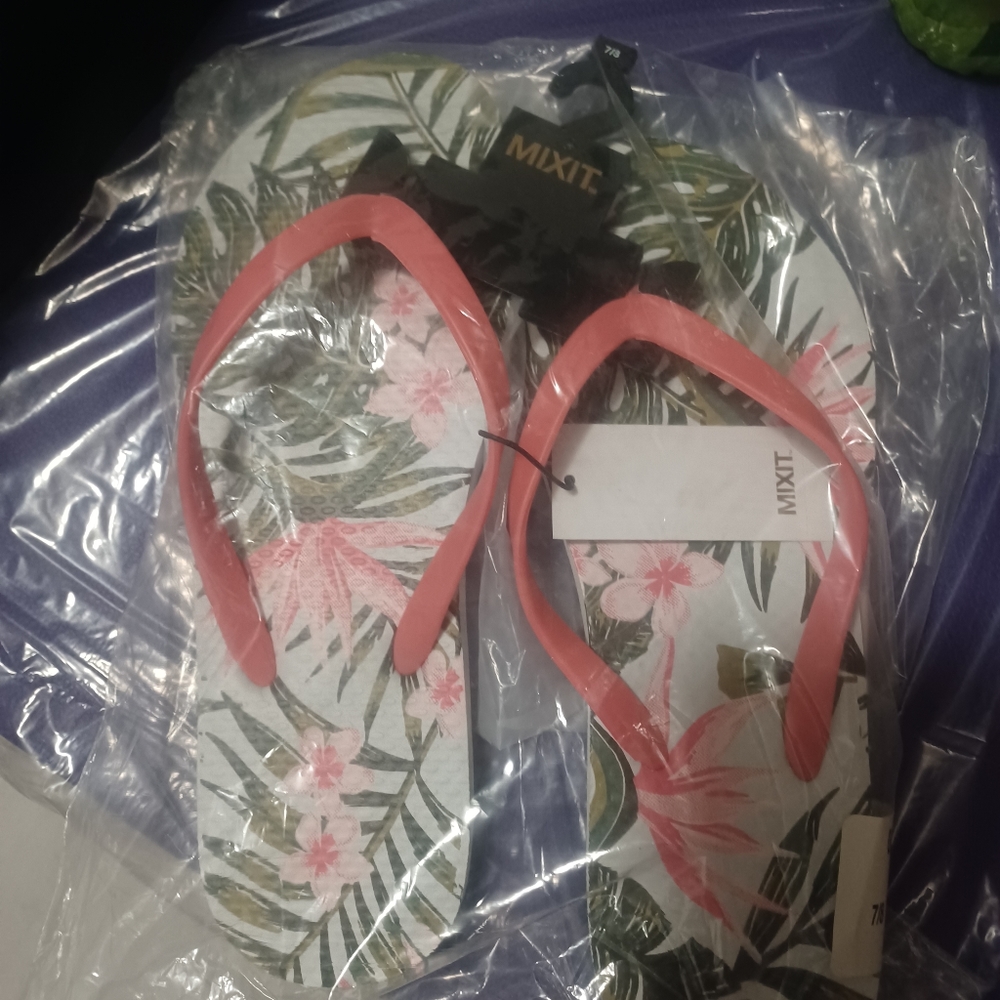 Flip Flops - Picture 4 of 4